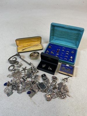 Lot 963 - A quantity of costume jewellery including...