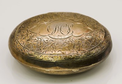 Lot 514 - WALKER & HALL; an Edwardian squeeze action...