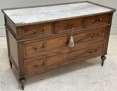 Lot 96 - A Continental marble top chest of three short...