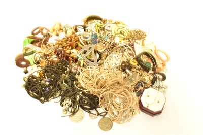 Lot 1139 - A collection of modern and vintage costume...