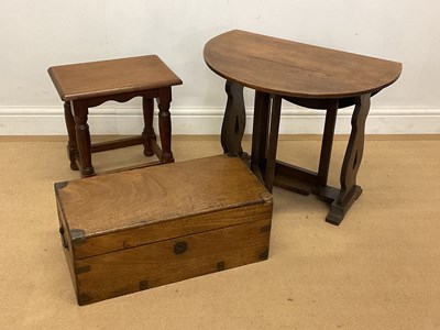 Lot 2847 - An oak Sutherland table, height 50cm, diameter...