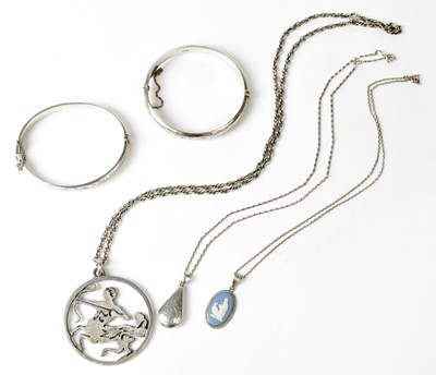Lot 1097 - A small quantity of silver jewellery to...