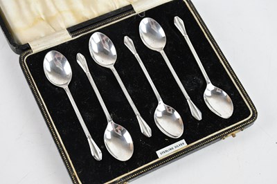 Lot 202 - ARTHUR PRICE & CO; a set of six George V...