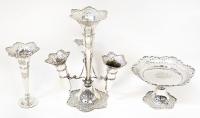 Lot 915 - A collection of items formerly belonging to W...