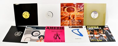 Lot 358 - A quantity of vinyl LPs, to include Nunca...