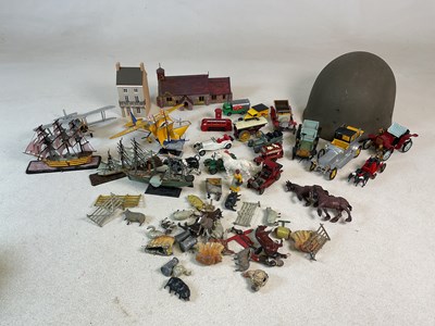 Lot 2008 - A small quantity of diecast and plastic toys,...