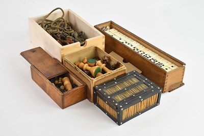 Lot 1134 - A collection of vintage collectors' items and...
