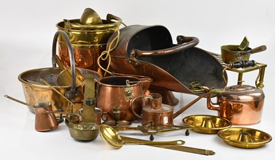 Lot 1173 - A collection of Victorian and later metalware...
