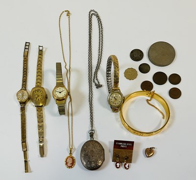 Lot 979 - A small group of costume jewellery and coins...