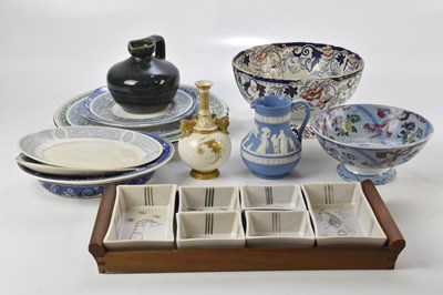 Lot 1899 - A mixed collection of ceramics including a...