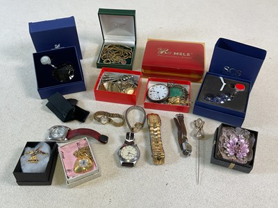 Lot 988 - A quantity of costume jewellery including...