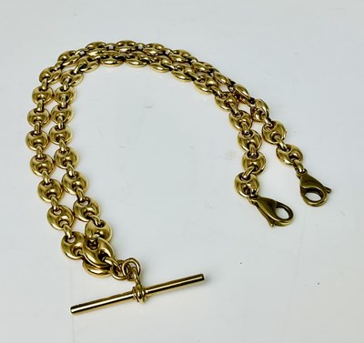 Lot 995 - A 9ct yellow gold open oval link chain with...