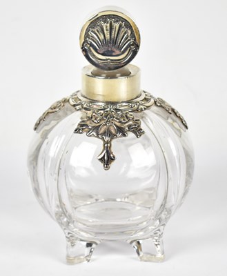 Lot 1144 - A late Victorian clear glass scent bottle