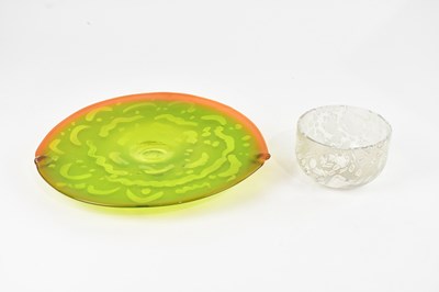 Lot 1437 - Two pieces of contemporary glass including an...