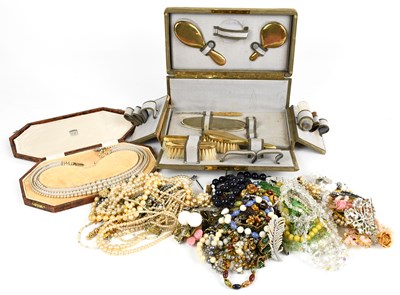 Lot 1612 - A vintage 1950s vanity case complete with...