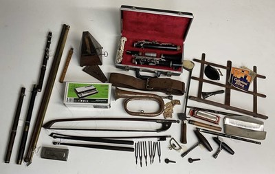 Lot 2379 - A modern cased clarinet, various flutes, a...