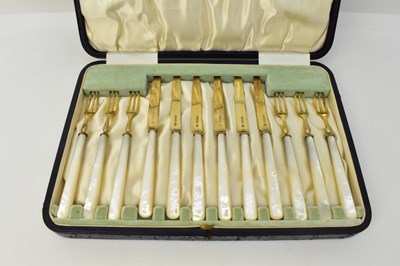 Lot 732 - WILLIAM HUTTON & SONS LTD; a George V cased...