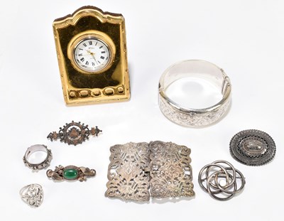 Lot 1221 - A Victorian hallmarked silver brooch of oval form