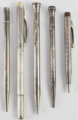 Lot 1148 - Five early 20th century and later hallmarked...