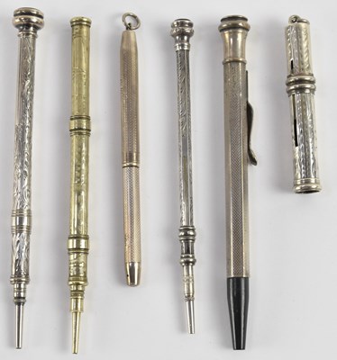 Lot 1149 - Five early 20th century and later hallmarked...