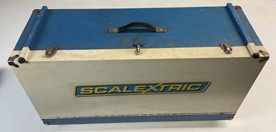 Lot 118 - SCALEXTRIC; enthusiast's tool chest,...
