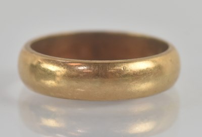Lot 1242 - A 9ct yellow gold wedding band, size M, approx...