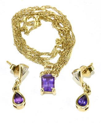 Lot 1395 - A 9ct yellow gold fine link chain supporting...