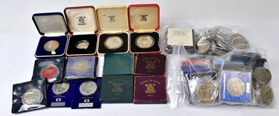 Lot 926 - A large quantity of commemorative crowns,...