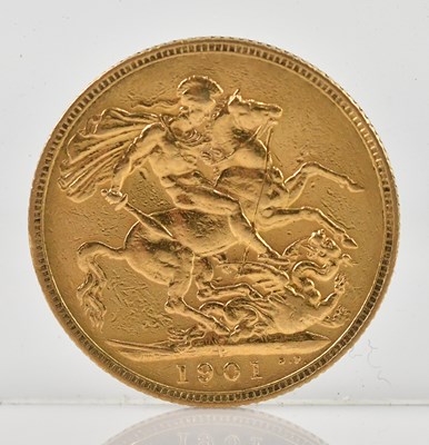 Lot 1049 - A Victorian full sovereign, 1901, old head,...
