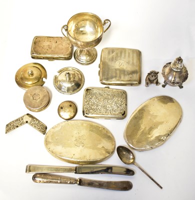 Lot 722 - A quantity of broken silver to include brush...