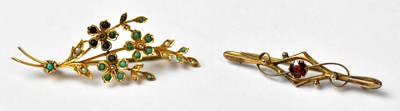 Lot 1074 - Two 9ct yellow gold brooches, comprising a...