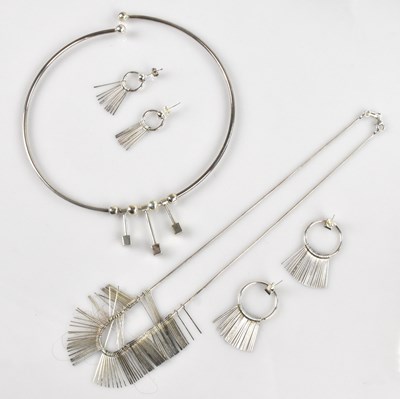 Lot 1040 - A contemporary hallmarked silver collar with...