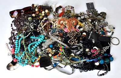 Lot 1162 - A quantity of costume jewellery, to include...