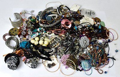 Lot 1163 - A quantity of costume jewellery, to include...