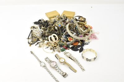 Lot 1146 - Various items of modern and vintage mixed...