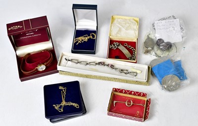 Lot 1155 - A small quantity of costume jewellery to...