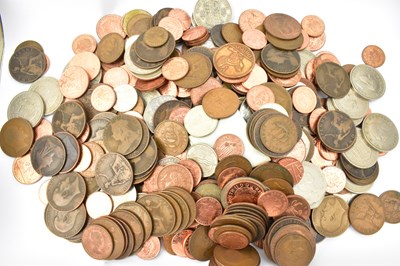 Lot 982 - A quantity of mixed, mostly UK coins, with...