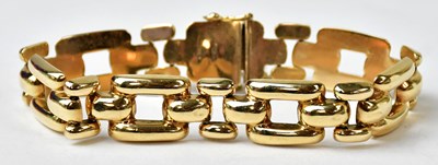 Lot 1099 - A 9ct yellow gold chunky flat link chain...