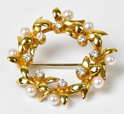 Lot 873 - CROPP & FARR; an 18ct yellow gold wreath...