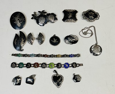 Lot 665 - A group of mainly Thai and Siam niello...