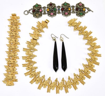 Lot 1609 - A group of costume jewellery including a...