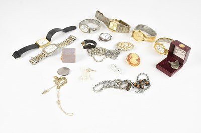 Lot 1070 - A small collection of costume jewellery...
