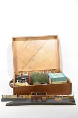 Lot 1519 - HORNBY DUBLO; a collection of OO gauge train...