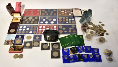 Lot 979 - A quantity of domestic and commemorative,...