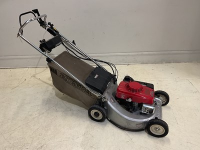 Lot 196 - HONDA; a petrol easy start HR 216 mower.
