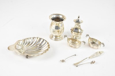 Lot 557 - W I BROADWAY & CO; an Elizabeth II hallmarked...