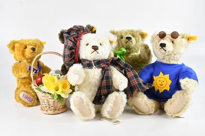 Lot 1555 - STEIFF; a collection of five Steiff bears...
