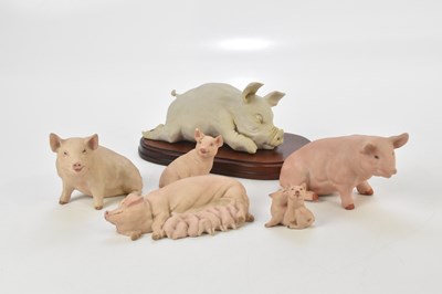 Lot 1785 - AYNSLEY; a collection of pigs including 'Piggy'...