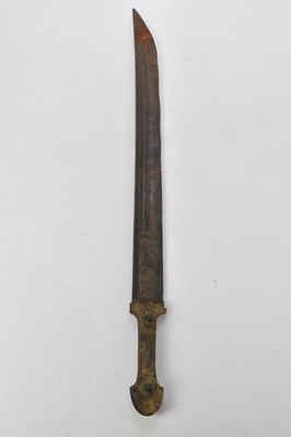 Lot 1270 - A Persian Islamic Quaddara sword, with wooden...