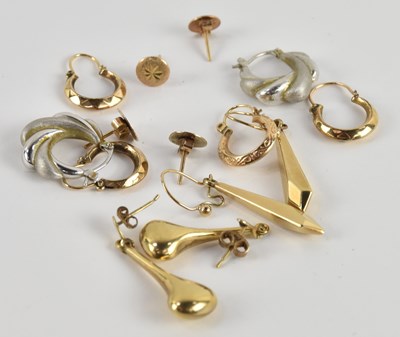 Lot 1428 - Nine various pairs of short earrings, some...